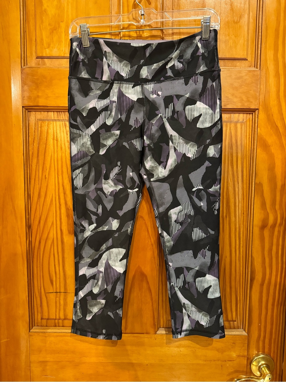 Marika Sport Capri Workout Leggings, size Medium (8-10)